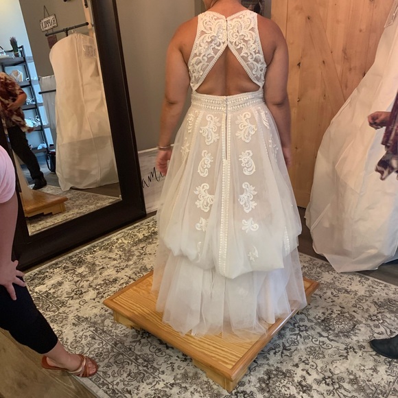 Boho Essense of Australia Wedding Dress - Picture 4 of 5